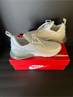 EUC White Sneakers
Nike Air Max 270 Women's